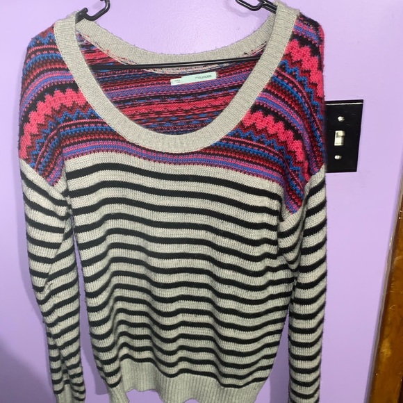 Sweater - Picture 1 of 1